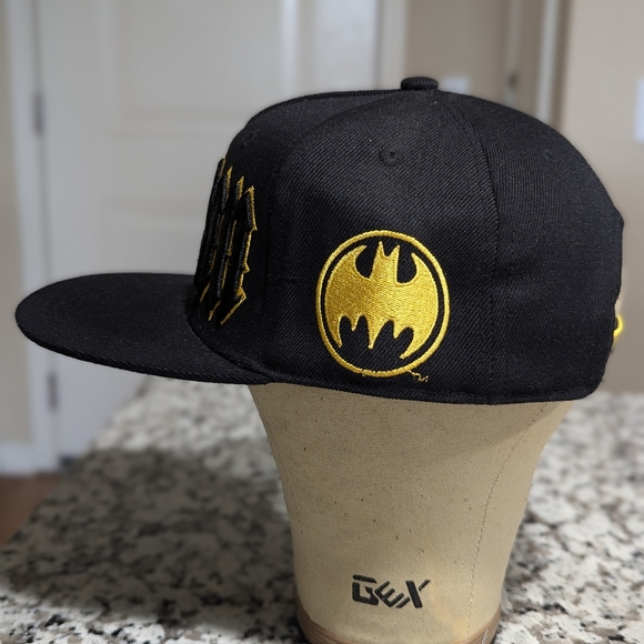 Batman Snapback Hat - Picture 3 of 5